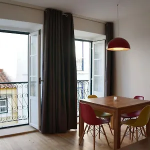 Apartment Two Bedroom In Historic Location! Close To The River, Lisbon