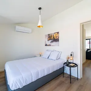 Apartment Lusiadas 53 5 D - Beautiful River View, Lisbon